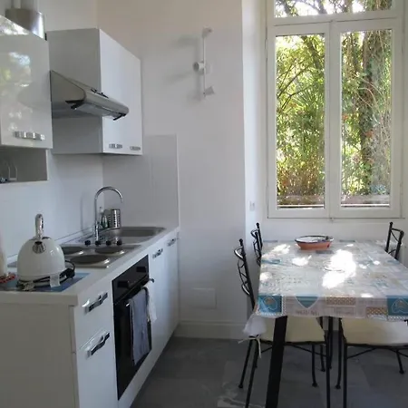 Lejlighed Peachey, Intero Piano Con Giardino