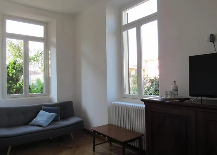 Peachey, Intero Piano Con Giardino 아파트 *