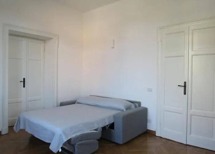 Peachey, Intero Piano Con Giardino * 스트레사