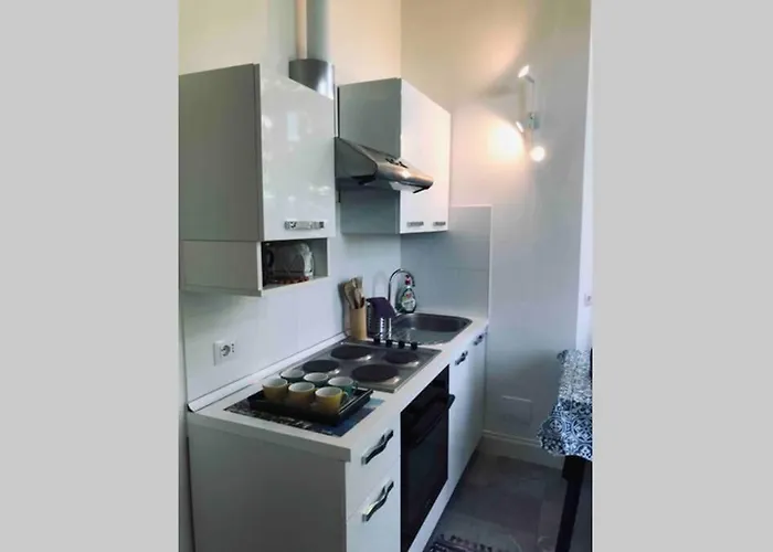 Peachey, Intero Piano Con Giardino 아파트 *